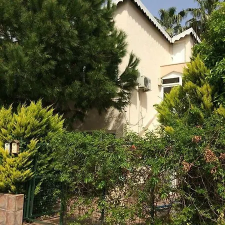 Villa Piero , *
